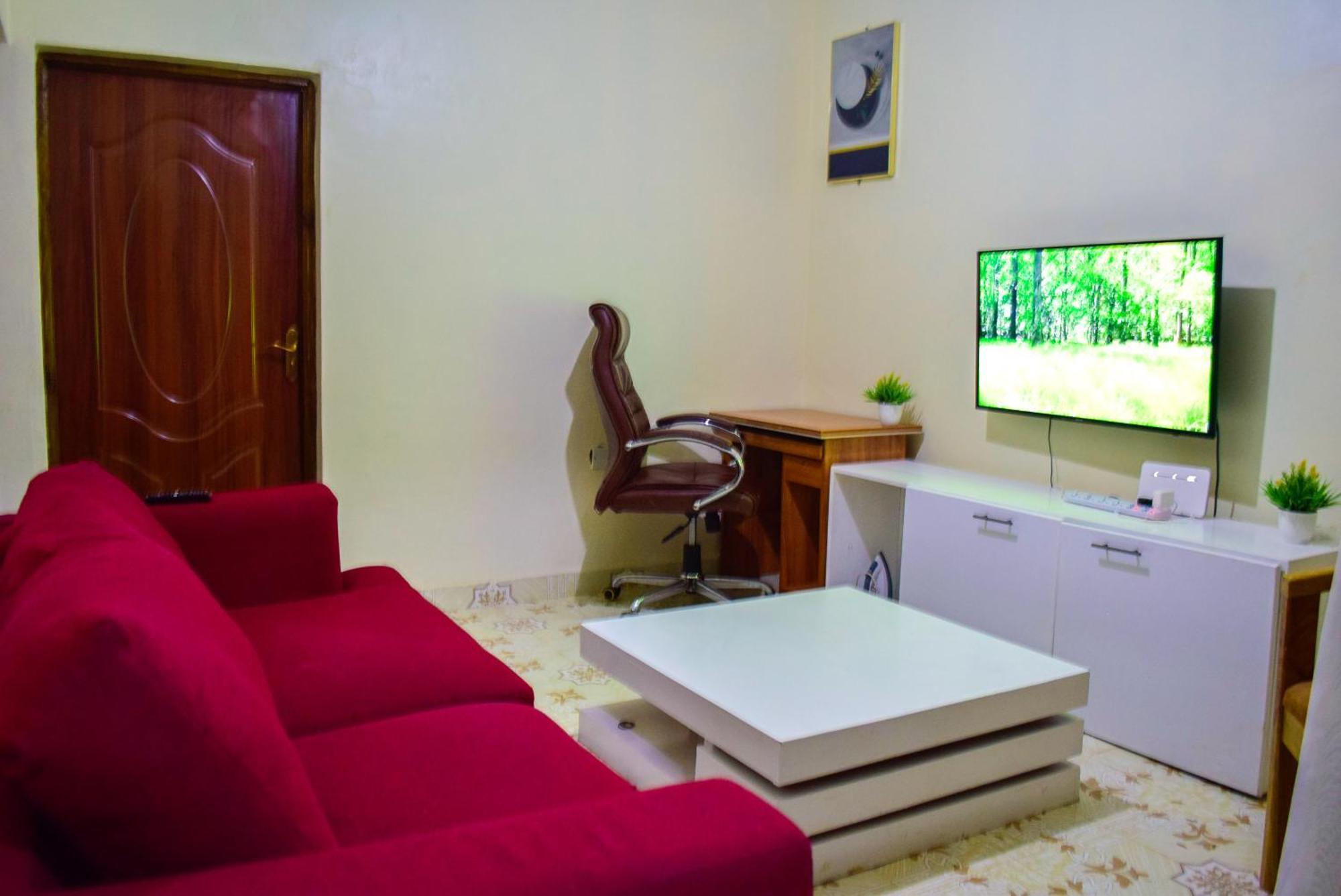 Linet'S Apartment Nyeri Exterior foto